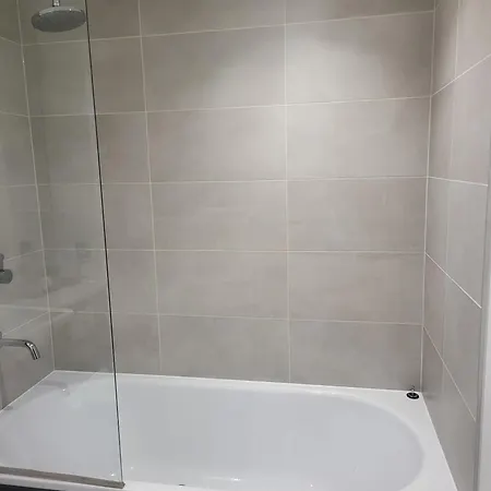 Kayz Lodge- Luxury Ensuite-Private & Shared Accommodation In A New House At The Olympic Village Overlooking Stratford Westfield And Tube Station London Room photo