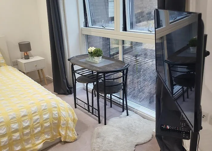 Kayz Lodge- Luxury Ensuite-Private & Shared Accommodation In A New House At The Olympic Village Overlooking Stratford Westfield And Tube Station